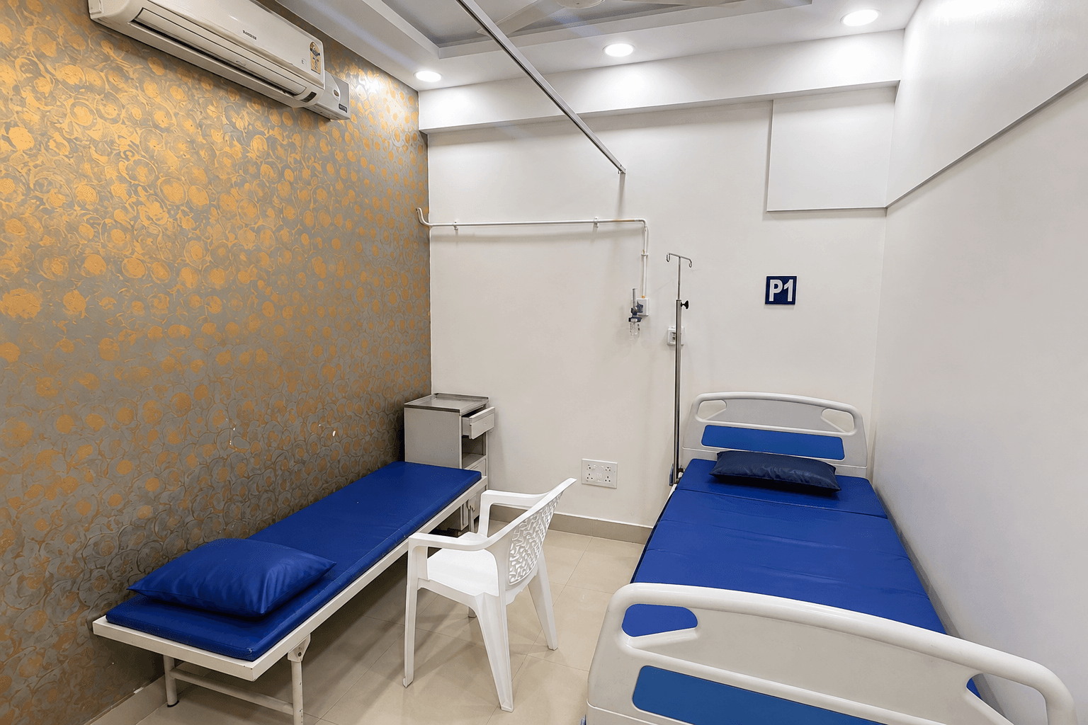 Private single-occupancy inpatient room at Samjaya Healthcare.